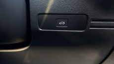 Volvo XC40 2.0 B4P Ultra Dark 5dr Auto Petrol Estate